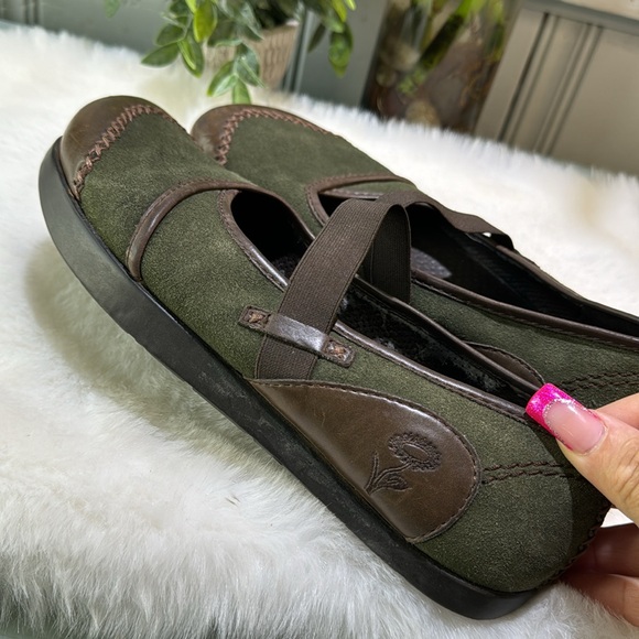 Earth Shoes Mary Jane style Slip On - Picture 6 of 8